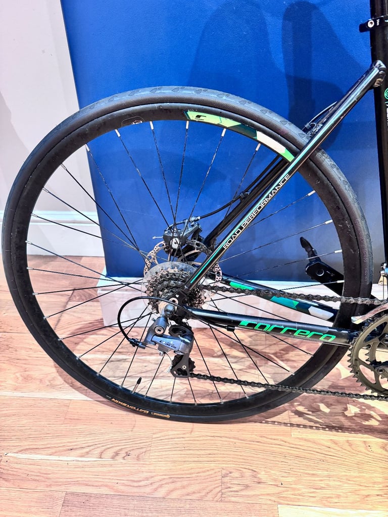 54cm Road Bike - Carrera Vanquish - Black and Green