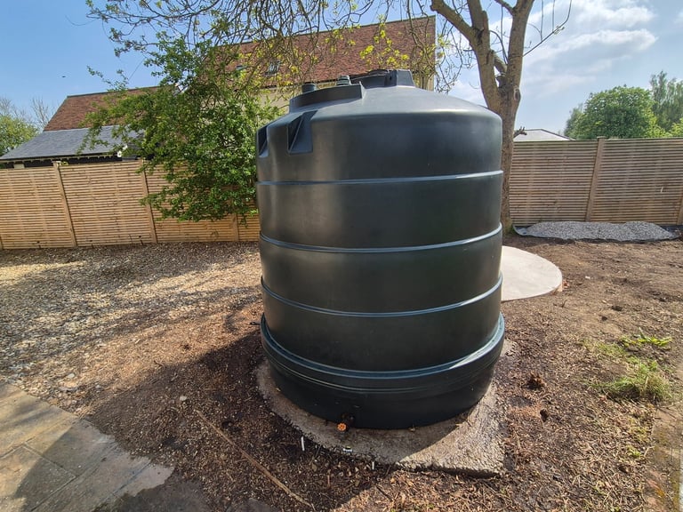 Titan V5000 Oil Tank - Great condition