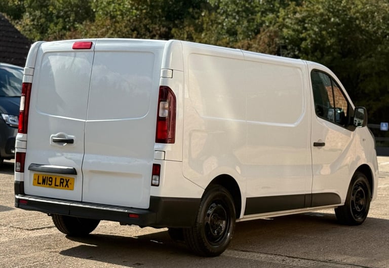 2019 Renault Trafic 1.6 dCi 27 Business+ SWB Standard Roof Euro 6 5dr Diesel