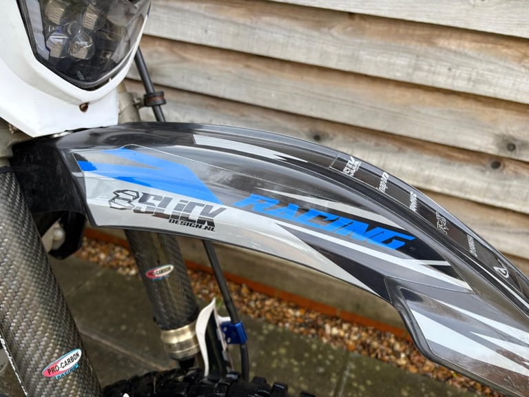 2008 / 08 Yamaha WR250F £2750 Blue 7595 miles.