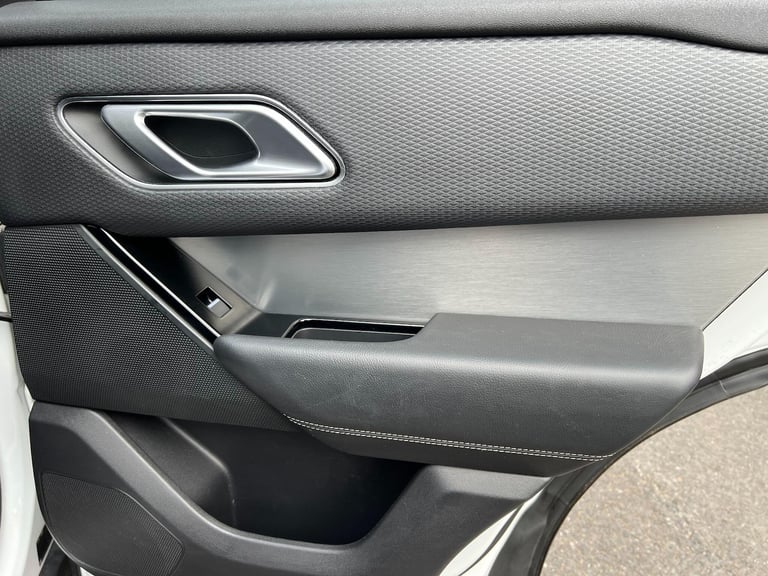 2017 Land Rover Range Rover Velar 2.0 D180 R-Dynamic S Auto 4WD Euro 6 (s/s) 5dr ESTATE Diesel Au...