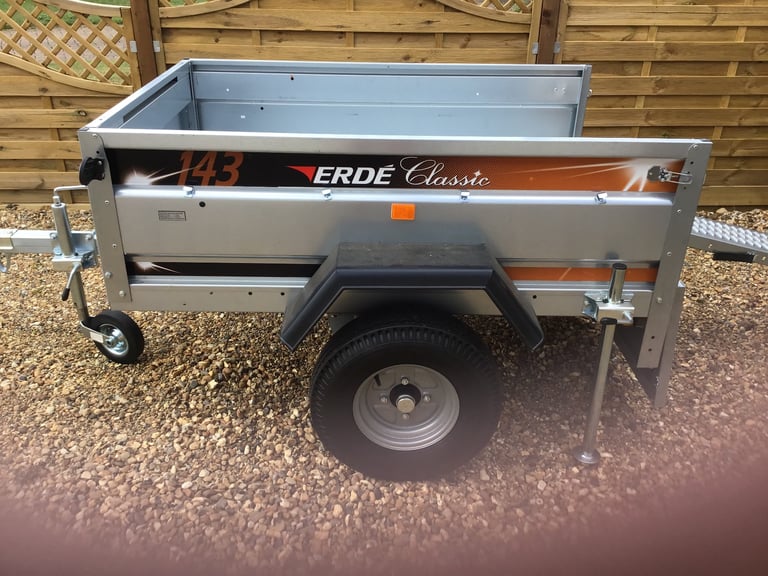 Trailer Erde 143