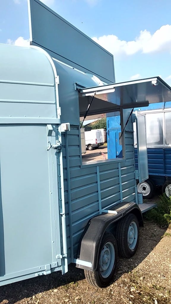  Catering equipment trailer burger van mobile kitchen horsebox food truck 