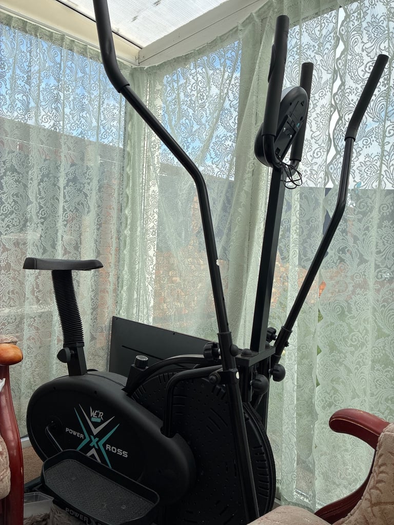 Like-New Elliptical Trainer for Sale – Perfect for Home Workouts