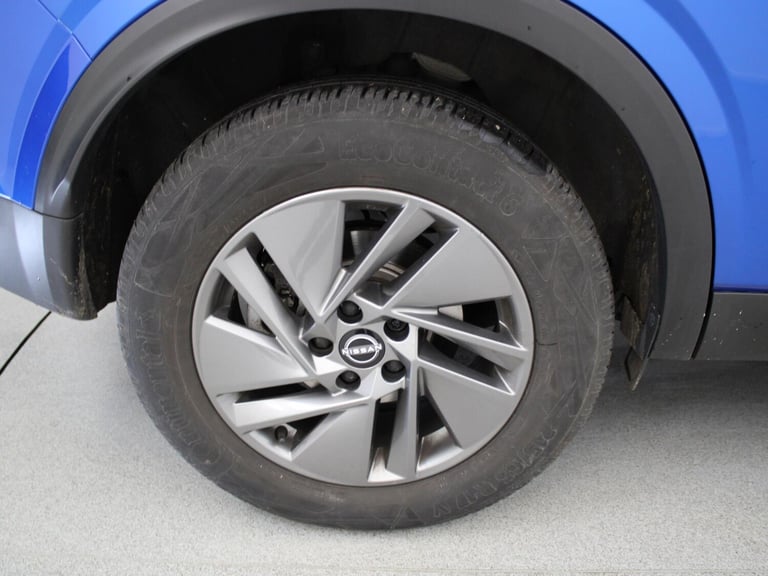 2022 Nissan Qashqai 1.3 DiG-T MH 158 Acenta Premium 5dr Xtronic Crossover/SUV PETROL Automatic