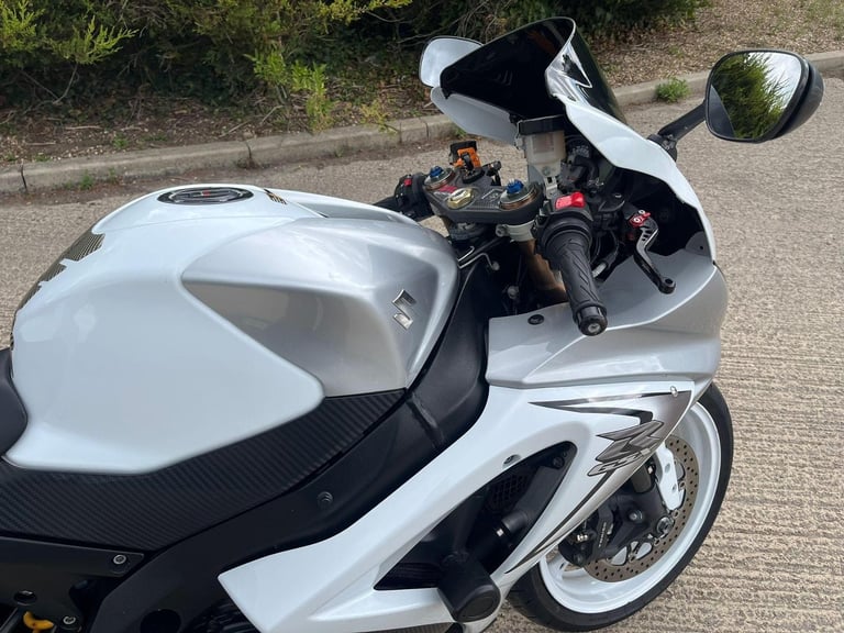 2008 08 SUZUKI GSXR 1000 K8 GSXR1000 SUPER SPORT SILVER  WHITE 19k MILES