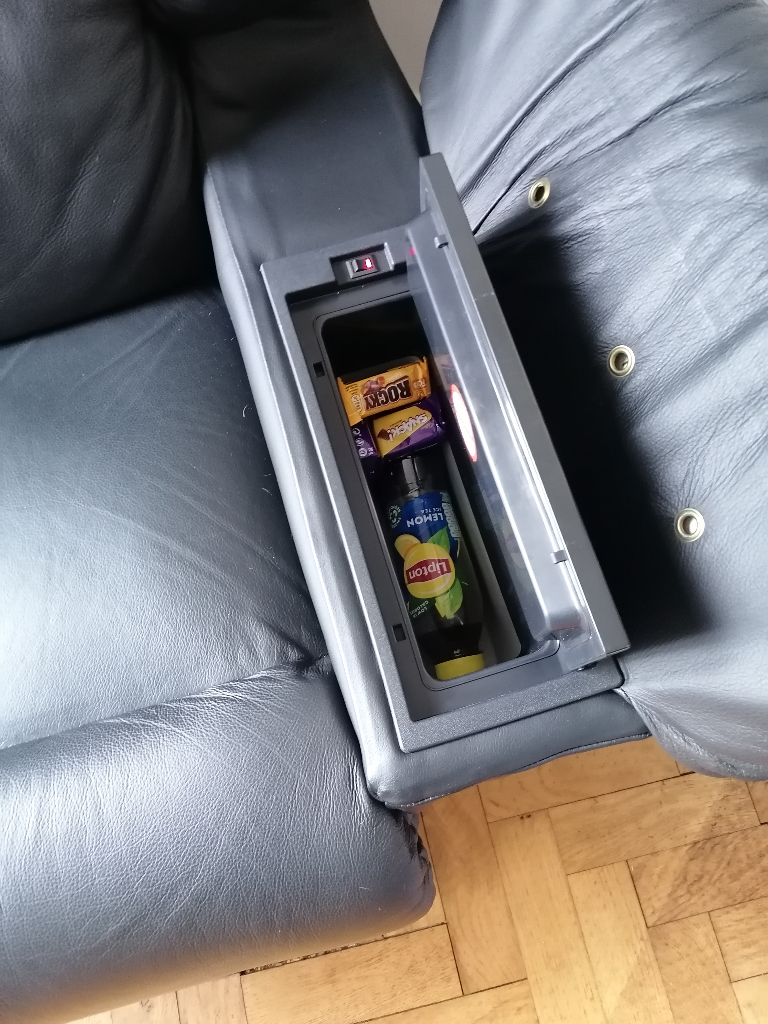 Man cave - AMERICAN LAZY BOY - LA Z BOY armchair - Brand new. 