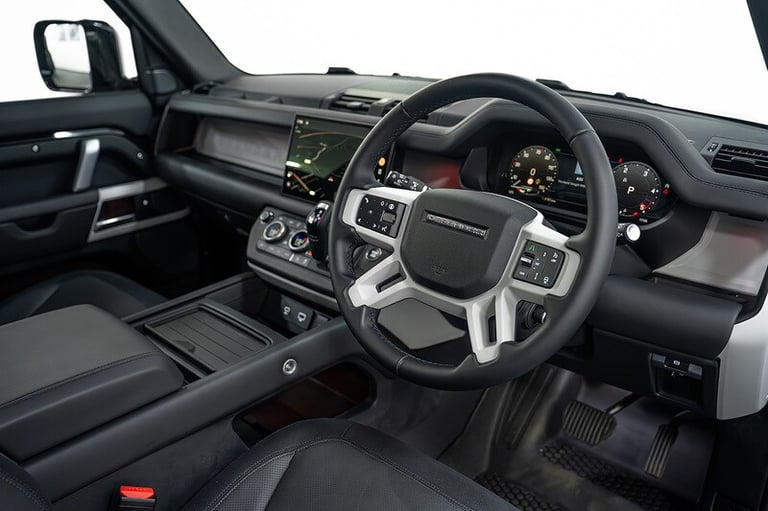 2024 Land Rover Defender 3.0 D250 X-Dynamic HSE 90 3dr Auto ESTATE DIESEL Automatic
