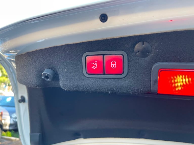 2015 Mercedes-Benz C Class 2.1 C250d AMG Line (Premium Plus) Saloon 4dr Diesel 7G-Tronic+ Euro 6 ...