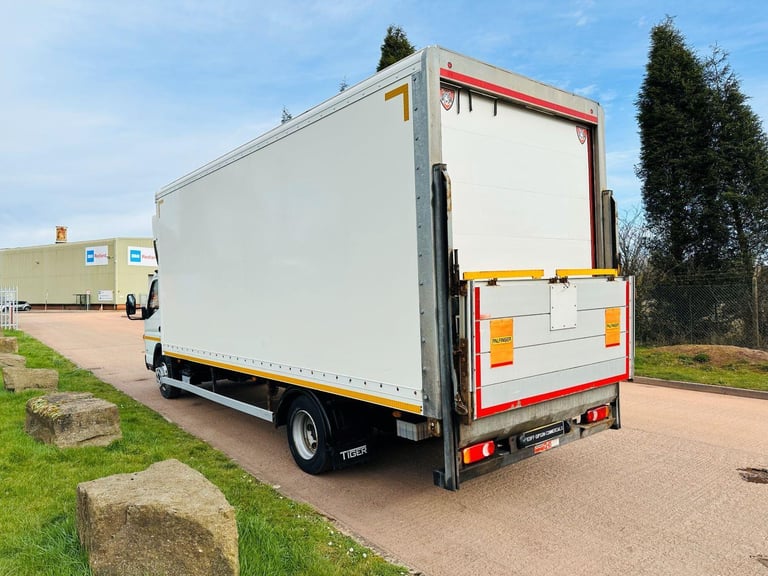 2017 (67) MITSUBISHI FUSO CANTER 7C18 7.5 TON BOX, COLUMN TAIL LIFT