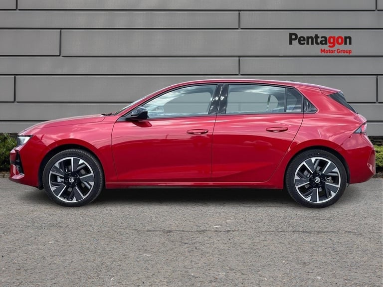  Vauxhall Astra Electric 54kwh Design Hatchback 5dr Electric Auto 156 Ps