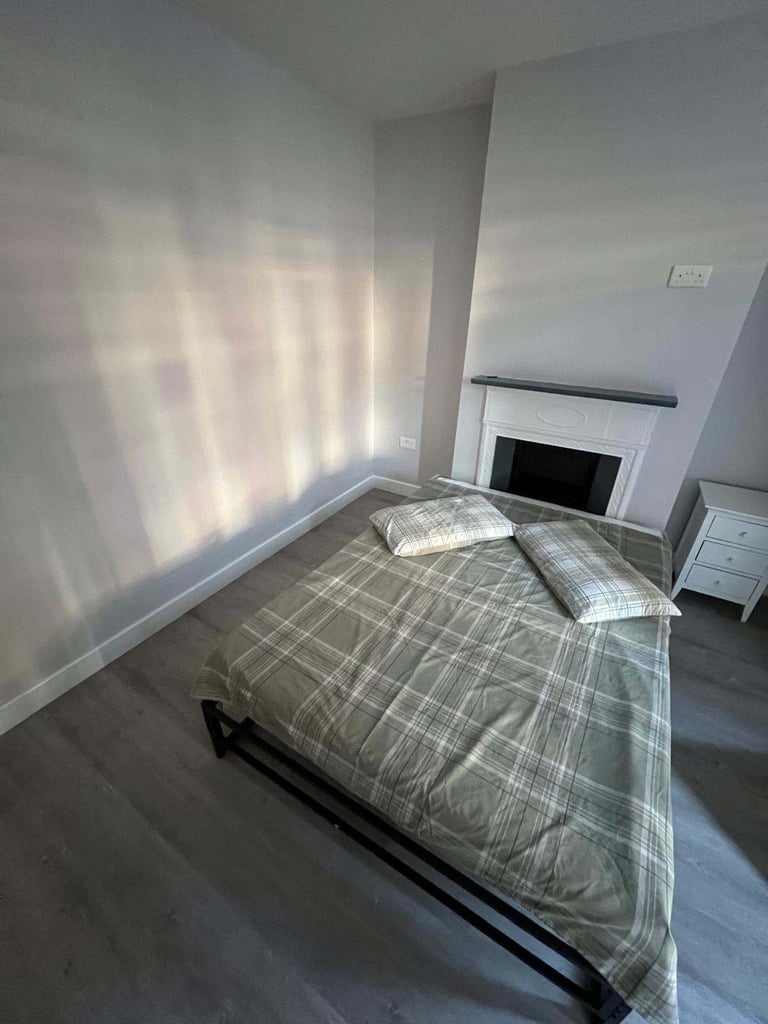 image for DOUBLE ROOM AVAILABLE NOW Birkbeck Road N17  – 5 minutes from station