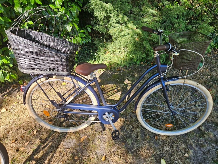 Btwin Elops Dutch style Bikes – men and ladies