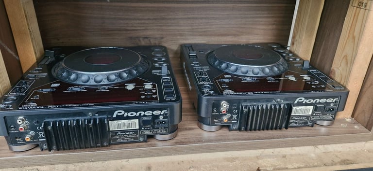 Pioneer CDJ 1000 Mk2 x2 + Behringer Djx 750 mixer