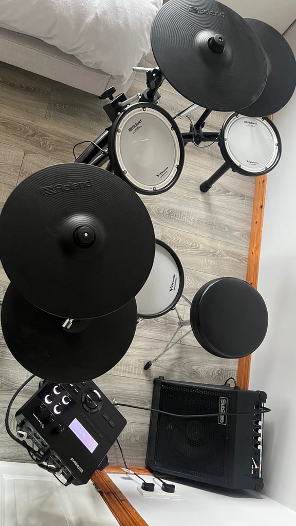 Roland TD-27KV Electronic Drum Kit – Excellent Condition, Includes Amp & Throne