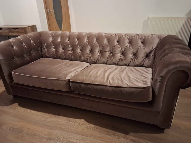 🛋️ Lilac Sofa Bed – Stylish & Practical!