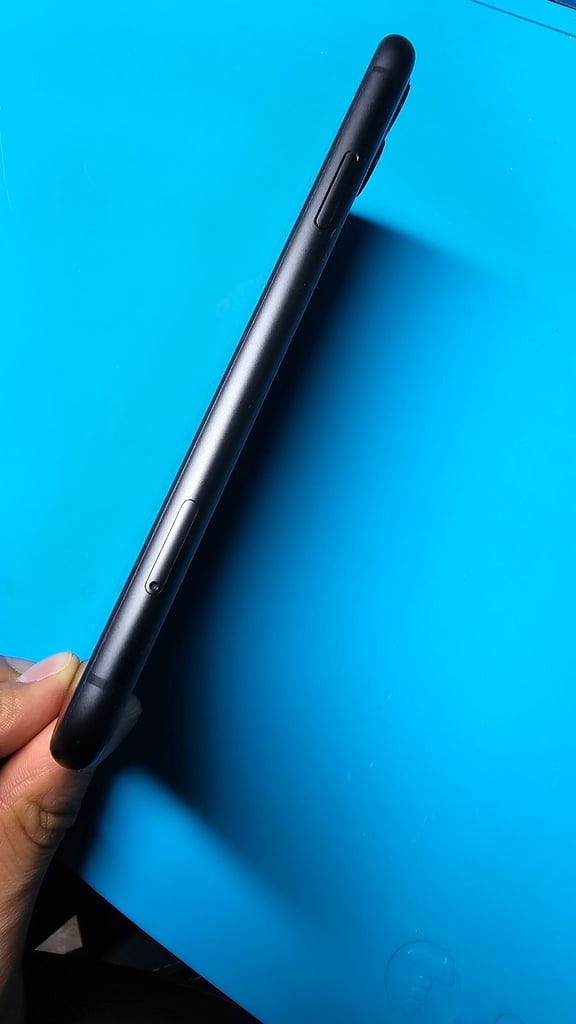 Unlocked iPhone 11 Black previous ex company 64gb with 90 days warranty