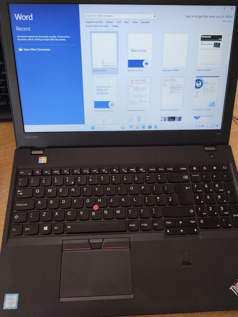 Lenovo Laptop. Windows 11, MS OFFICE, 16GB RAM, i5 CPU, 240GB SSD, HDMI, Backlit Keys, WebCam. 