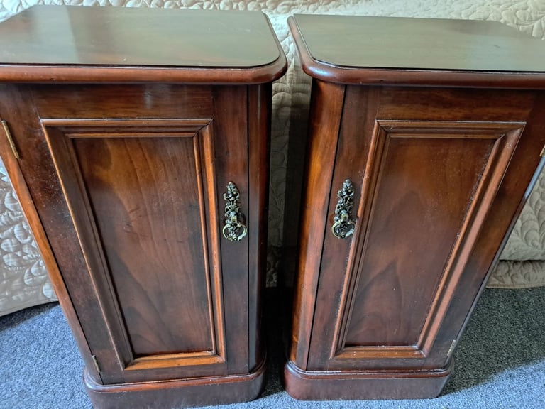 image for Victorian Mahogany Bedside Cabinrt