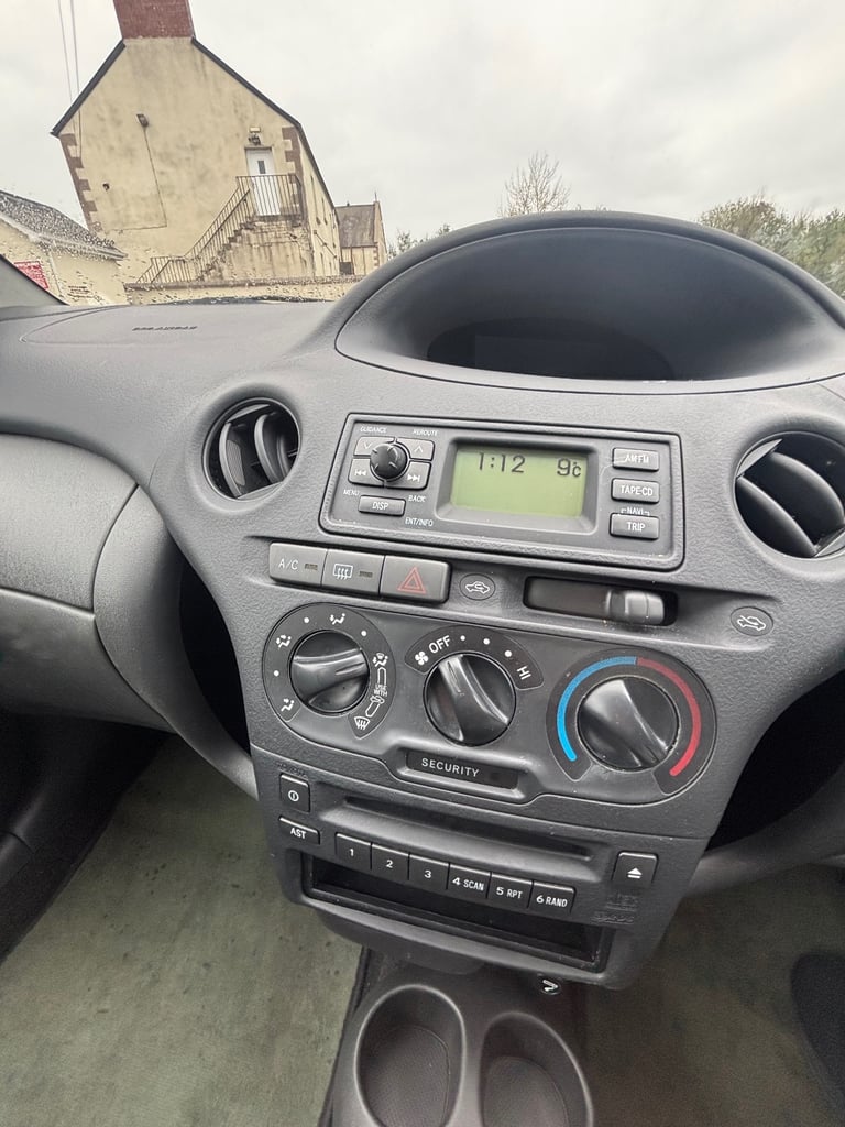 Toyota, YARIS, Hatchback, 2004, Manual, 1298 (cc), 3 doors