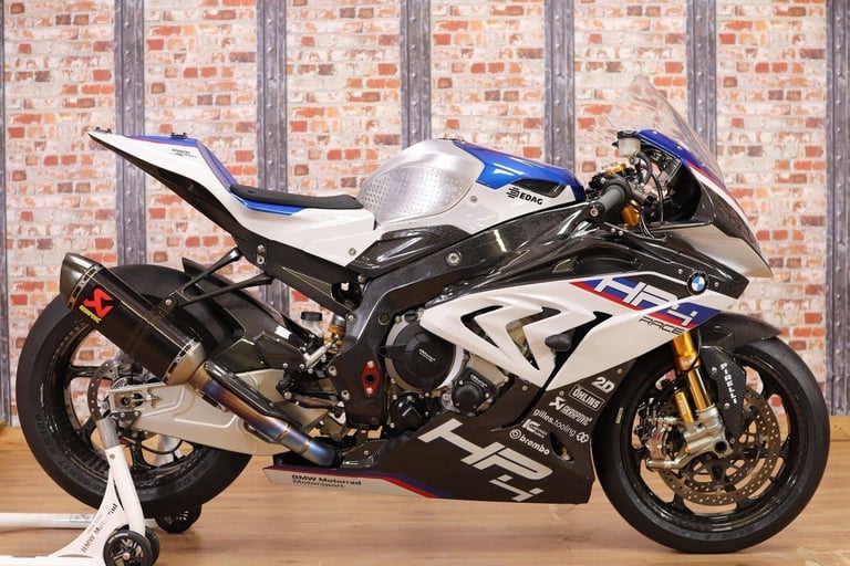 2018 BMW HP4 RACE - 1,490 MILES - INCREDIBLE TRACK / RACE BIKE - NO. 29 / 750