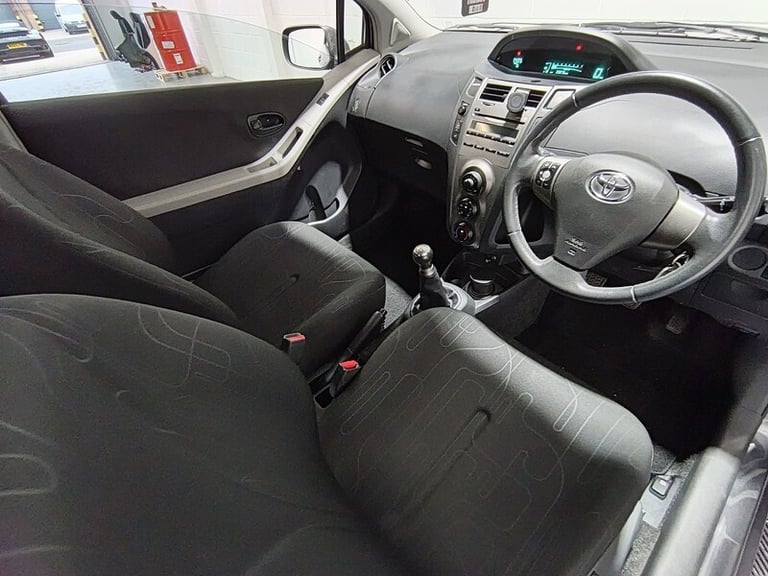 2009 Toyota Yaris VVT-i TR Hatchback Petrol Manual