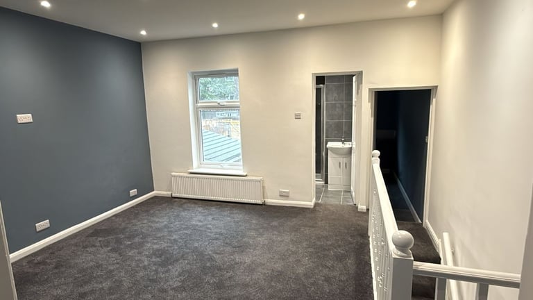 *** 2 BEDROOM FLAT*** FULLY REFURBISHED***NEAR TO STATION*** FAMILIES ONLY 
