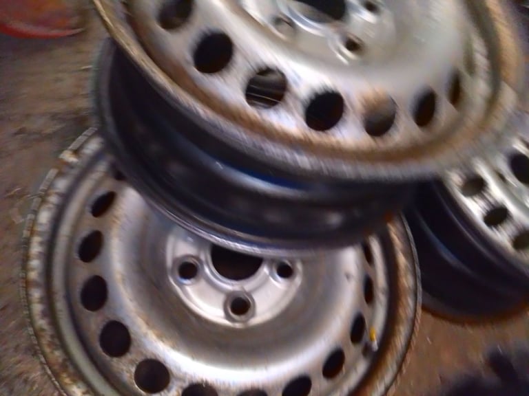 Vw T5 steal wheels with centre caps not alloys 