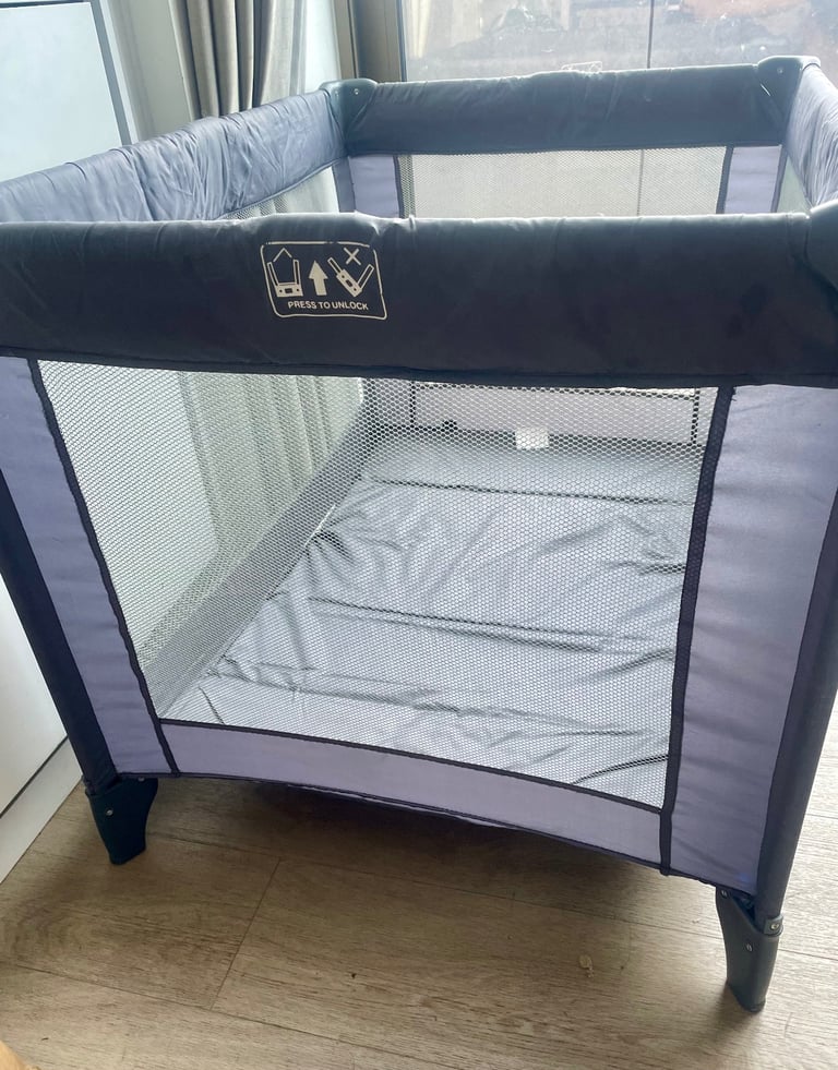 Cuggl Grey Travel Cot