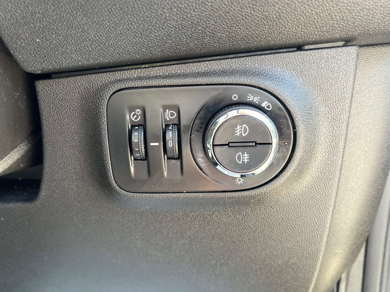 2019 Vauxhall Corsa 1.4 Corsa Design 5dr Hatchback Petrol Manual