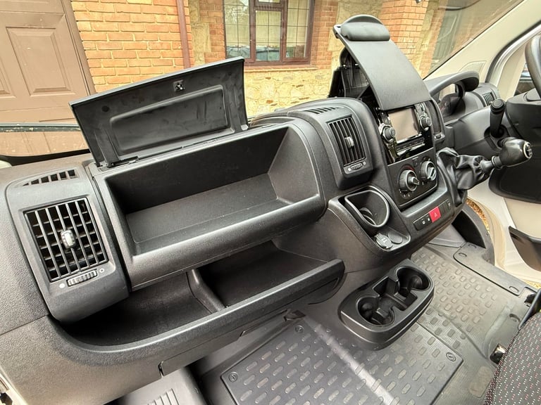 Peugeot Boxer 2016 2.0 BlueHDI Professional 335 L3 H2.