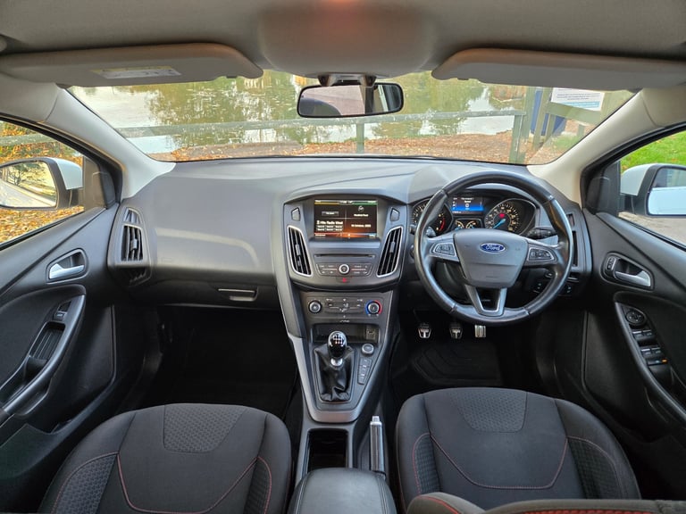 Ford, FOCUS, Hatchback, 2015, Manual, 999 (cc), 5 doors