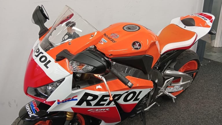 HONDA CBR1000RR REPOSOL ** FANTASTIC CONDITION - VERY LOW MILEAGE **
