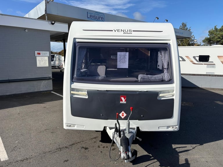 2019 VENUS 570-4, LIGHT WEIGHT FIXED BED, ONE OWNER, MOVER, ............NOW SOLD