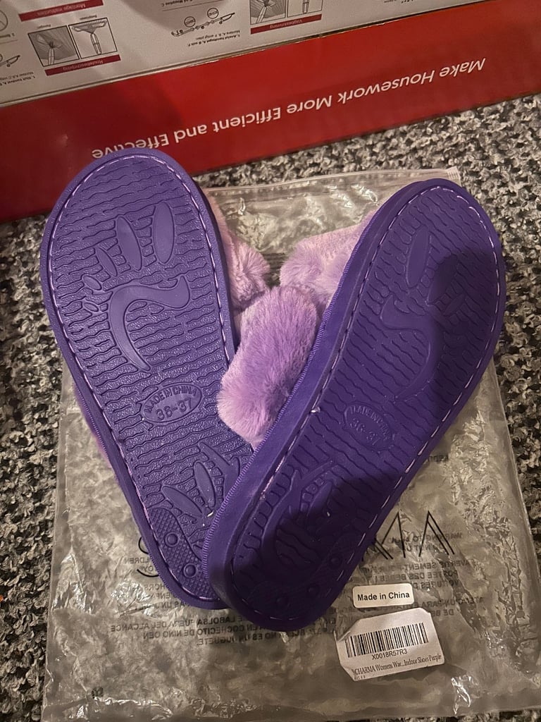 Womens Fluffy Slippers（ size36-37）