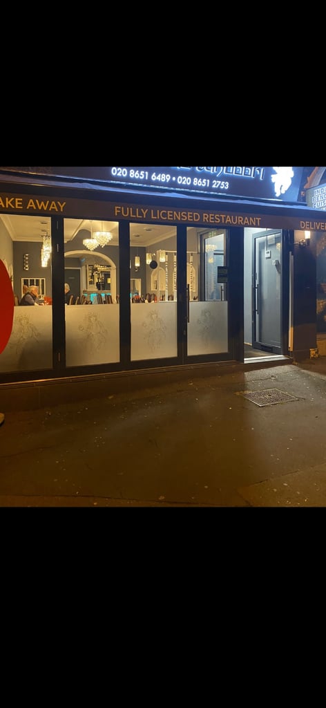 Restaurant and 5 bedroom flat upstairs for £150,000 premium 