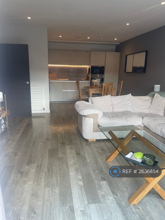 2 bedroom flat in Station Approach, London, SE26 (2 bed) (#2636854)
