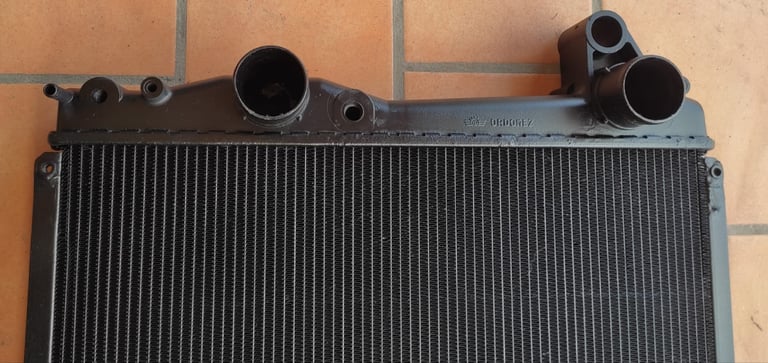 Water radiator Ferrari California