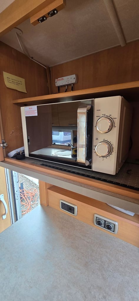 Swift Charisma 220/2 berth 2007 motor mover light weight 