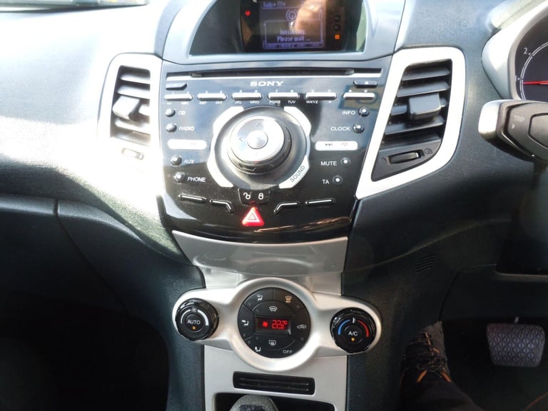 2012 Ford Fiesta 1.4 Titanium 5dr HATCHBACK Petrol Automatic