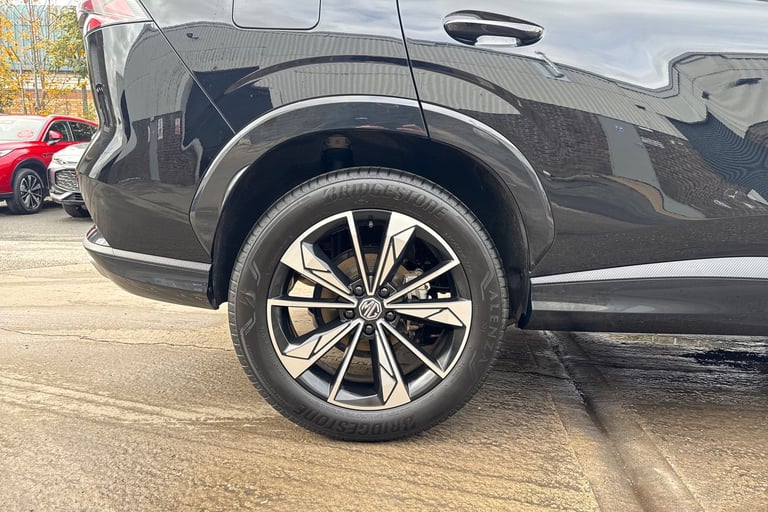 2025 MG MG HS 106287 Hatchback Petrol Automatic