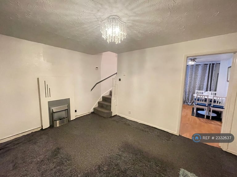 2 bedroom house in Anita Avenue, Tipton, DY4 (2 bed) (#2332637)