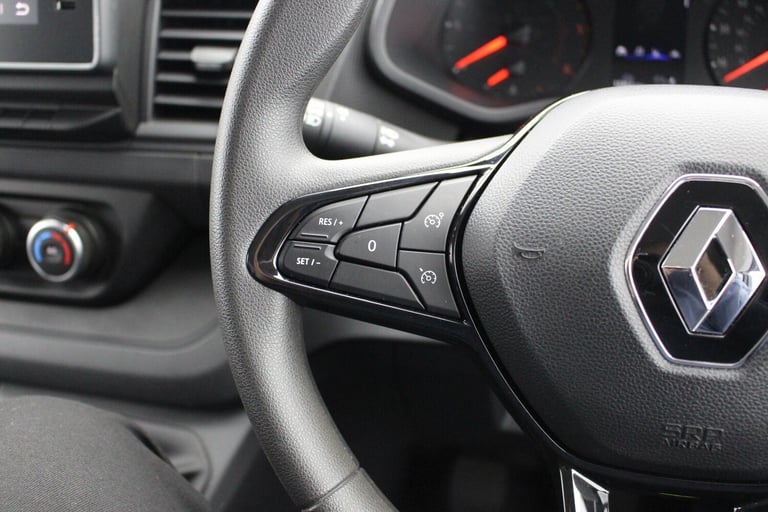 2024 Renault Trafic 2.0Dci Advance LL30 Blue Van Diesel Manual