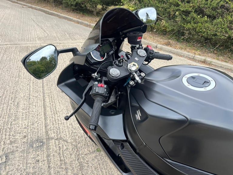 2017 17 SUZUKI GSXR 600 L7 GSXR600 SPORTS 600 SUPERSPORT BLACK - 5k MILES ONLY