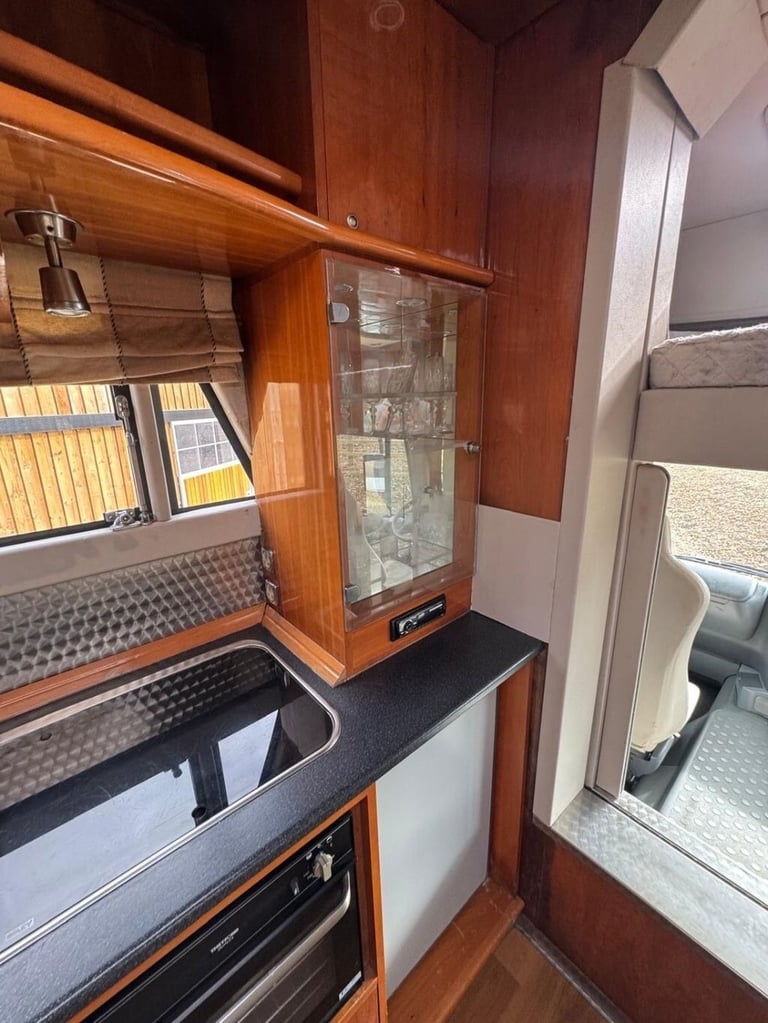 2007 Iveco STRALIS 7 HORSE LEHEL HORSEBOX Diesel Automatic