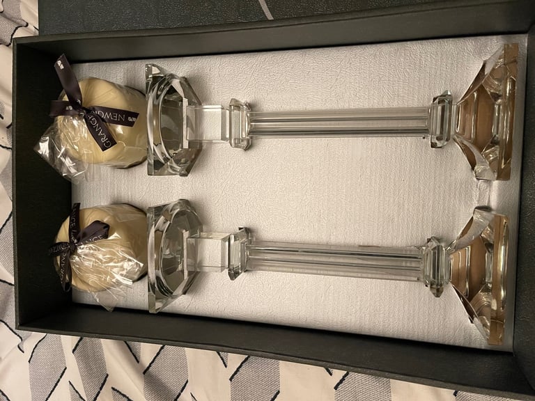 LIBERTY GLASS PILLAR CANDLE HOLDERS WITH CANDLES 