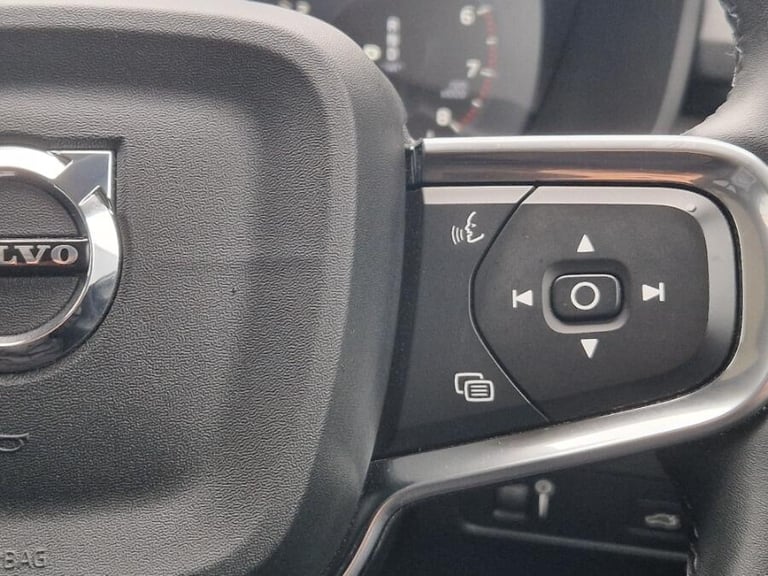 2022 Volvo XC40 2.0 B4 MHEV Inscription Pro SUV 5dr Petrol Hybrid DCT Auto AWD Euro 6 (s/s) ESTAT...