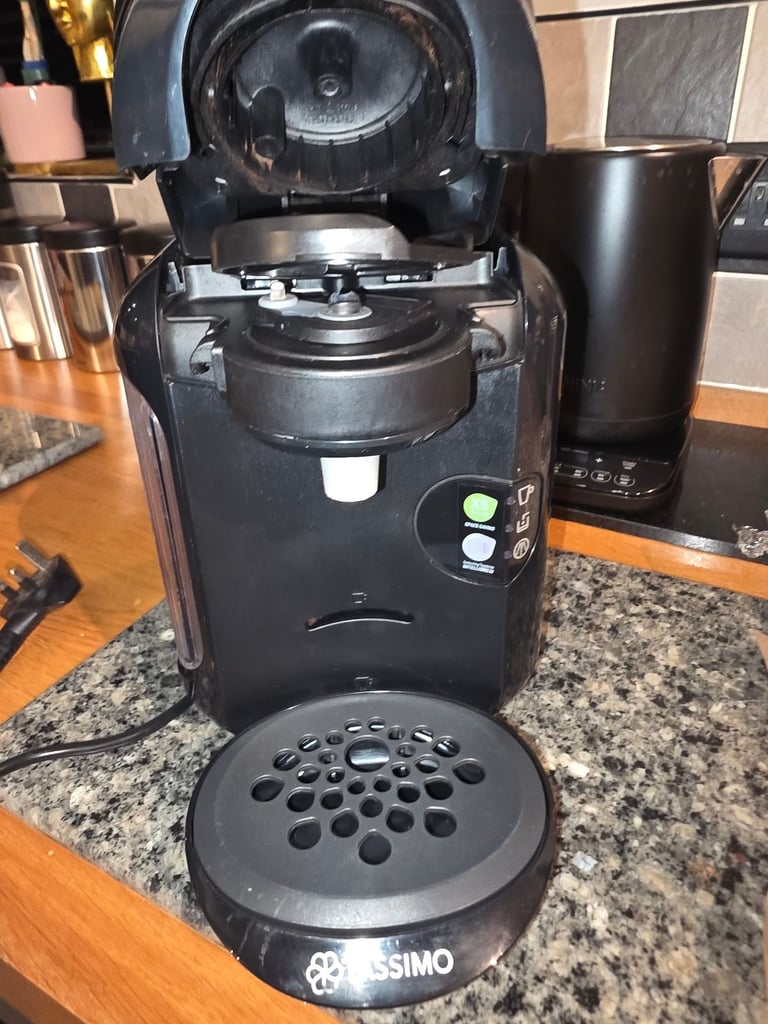 Bosch Tassimo Vivy 2 black Coffee Pod Machine. Auto Hot Drink Chocolate expresso Latte Barista maker