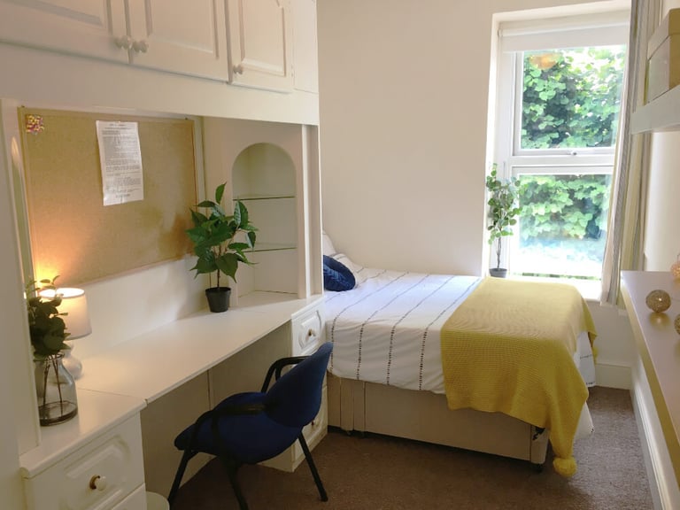 Double room with ensuite for students 2023-24