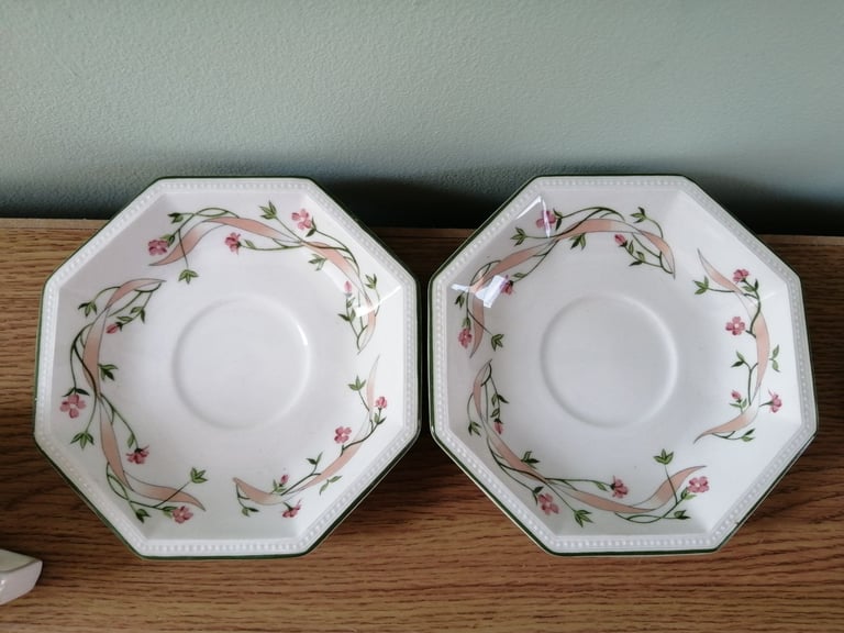 2 X ETERNAL BEAU CUPS & SAUCERS BY JOHNSON BROTHER    